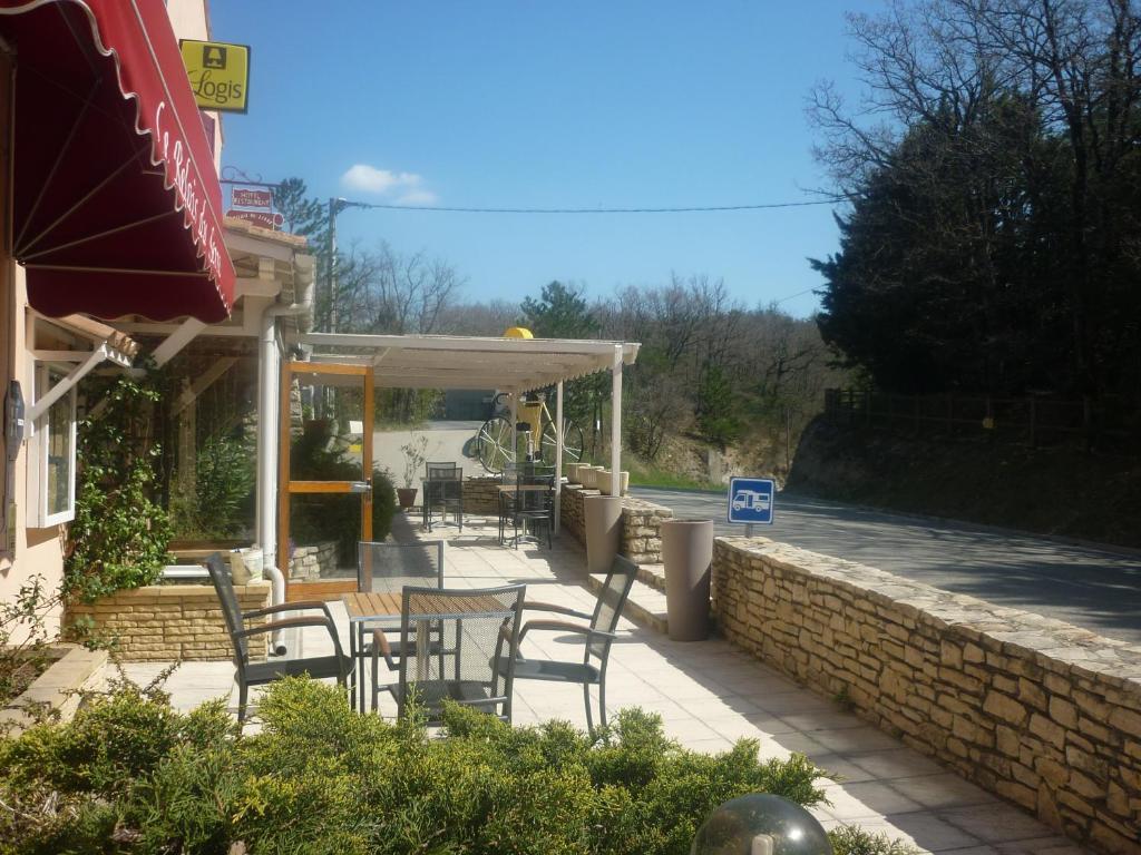 Logis Hotel Le Relais Du Serre Dieulefit Exterior foto